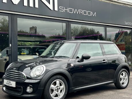 Mini Hatch One 1.6 Automatic Pepper + HALF LEATHER + CLIMATE