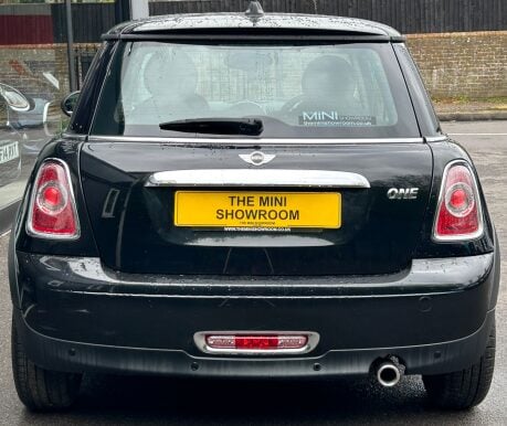 Mini Hatch One 1.6 Automatic Pepper + HALF LEATHER + CLIMATE 7
