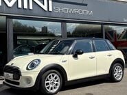 Mini Hatch Cooper 1.5 Pepper Navigation Pack 5 door - SAT NAV + SMARTPHONE INTEGRATION 1