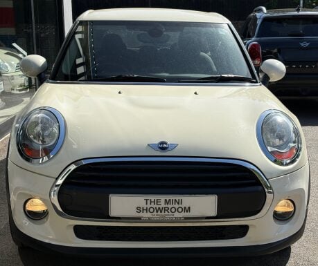 Mini Hatch One 1.2 Automatic Pepper 5 door + VISUAL BOOST + VISIBILITY PACK + PDC 6