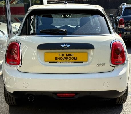 Mini Hatch One 1.2 Automatic Pepper 5 door + VISUAL BOOST + VISIBILITY PACK + PDC 7