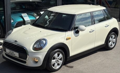 Mini Hatch One 1.2 Automatic Pepper 5 door + VISUAL BOOST + VISIBILITY PACK + PDC 9