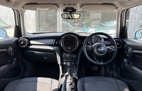 Mini Hatch One 1.2 Automatic Pepper 5 door + VISUAL BOOST + VISIBILITY PACK + PDC 11