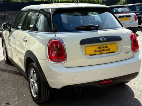 Mini Hatch One 1.2 Automatic Pepper 5 door + VISUAL BOOST + VISIBILITY PACK + PDC 16
