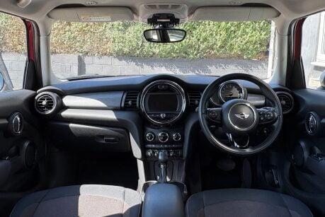 Mini Hatch Cooper 1.5 Automatic Pepper 5 door + VISUAL BOOST AUDIO + PARK ASSIST 11