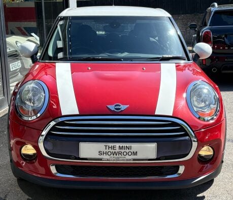 Mini Hatch Cooper 1.5 Automatic Pepper 5 door + VISUAL BOOST AUDIO + PARK ASSIST 6