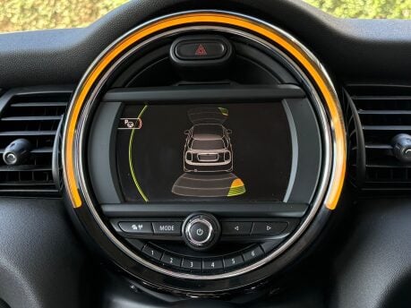 Mini Hatch Cooper 1.5 Automatic Pepper 5 door + VISUAL BOOST AUDIO + PARK ASSIST 13