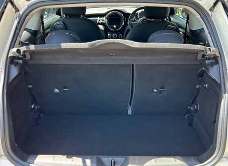 Mini Hatch One 1.2 Pepper 3 door + VISUAL BOOST AUDIO + MINI CONNECTED 8