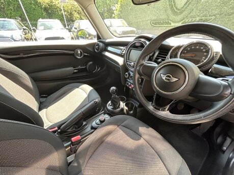 Mini Hatch One 1.2 Pepper 3 door + VISUAL BOOST AUDIO + MINI CONNECTED 3