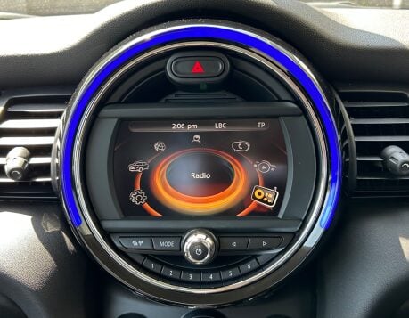 Mini Hatch One 1.2 Pepper 3 door + VISUAL BOOST AUDIO + MINI CONNECTED 12