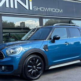 Mini Countryman Cooper 1.5 Chili / Media 5 door - SAT NAV + MINI CONNECTED 