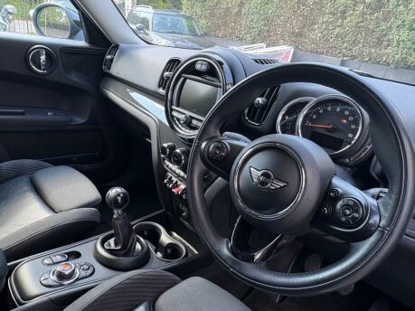 Mini Countryman Cooper 1.5 Chili / Media 5 door - SAT NAV + MINI CONNECTED 3