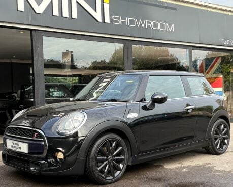Mini Hatch Cooper S 2.0 Chili / Media XL 3 door + PRO SAT NAV + HEAD-UP DISPLAY 1