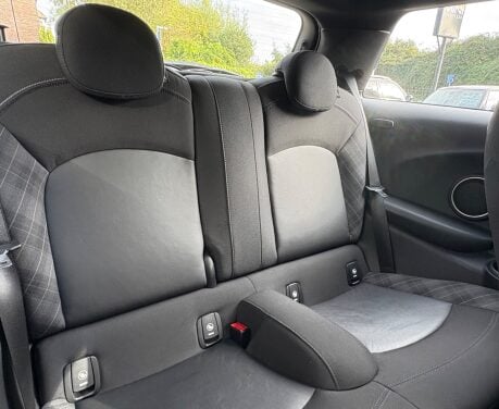 Mini Hatch Cooper S 2.0 Chili / Media XL 3 door + PRO SAT NAV + HEAD-UP DISPLAY 5