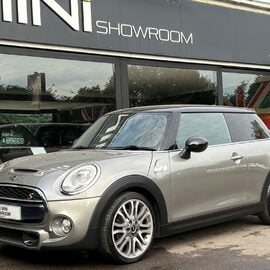 Mini Hatch Cooper S 2.0 Chili / Media XL 3 door - PRO SAT NAV + LOUNGE LEATHER
