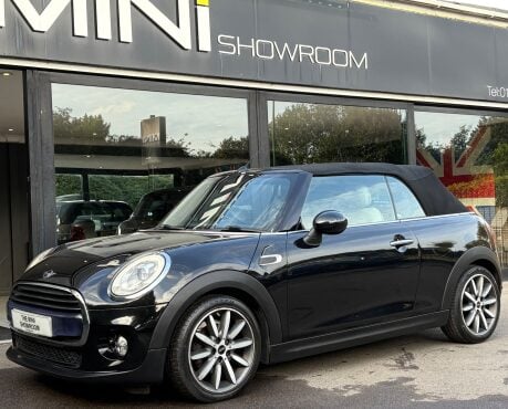 Mini Convertible Cooper 1.5 Automatic Chili / Media XL - DEPOSIT TAKEN 20