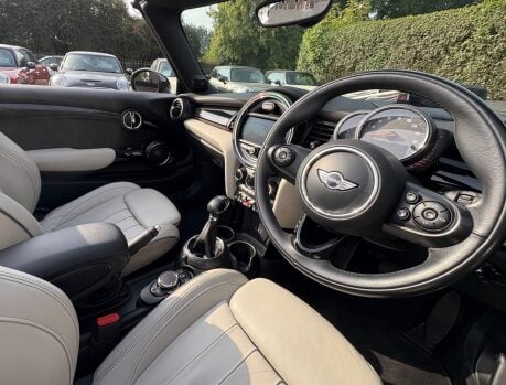 Mini Convertible Cooper 1.5 Automatic Chili / Media XL - DEPOSIT TAKEN 3