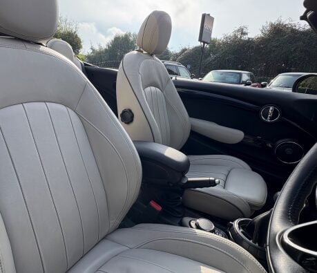 Mini Convertible Cooper 1.5 Automatic Chili / Media XL - DEPOSIT TAKEN 4