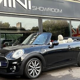 Mini Convertible Cooper 1.5 Automatic Chili / Media XL - DEPOSIT TAKEN
