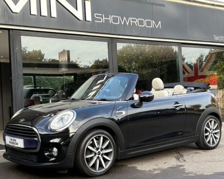 Mini Convertible Cooper 1.5 Automatic Chili / Media XL - DEPOSIT TAKEN 1