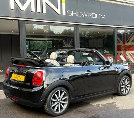 Mini Convertible Cooper 1.5 Automatic Chili / Media XL - DEPOSIT TAKEN 2