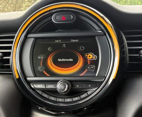Mini Convertible Cooper 1.5 Chili + HEATED SEATS + 17" ALLOYS + VISUAL BOOST 15