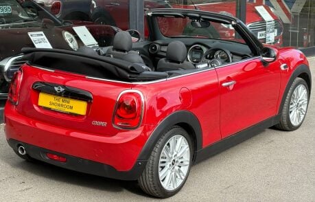 Mini Convertible Cooper 1.5 Chili + HEATED SEATS + 17" ALLOYS + VISUAL BOOST 13