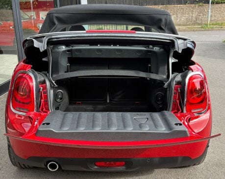 Mini Convertible Cooper 1.5 Chili + HEATED SEATS + 17" ALLOYS + VISUAL BOOST 9