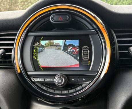Mini Convertible Cooper 1.5 Chili + HEATED SEATS + 17" ALLOYS + VISUAL BOOST 16