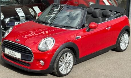 Mini Convertible Cooper 1.5 Chili + HEATED SEATS + 17" ALLOYS + VISUAL BOOST 10