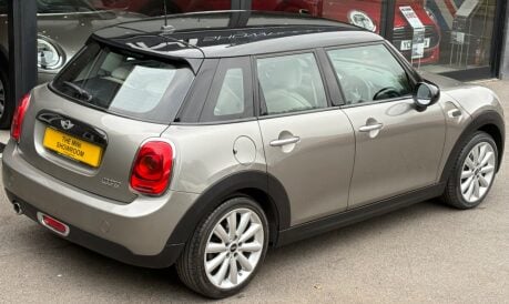 Mini Hatch Cooper 1.5 Chili 5 door + LOUNGE LEATHER + HEATED SEATS 10