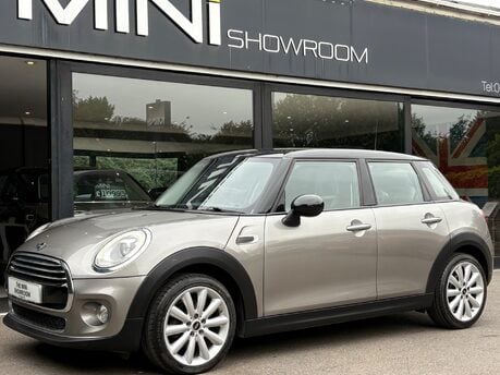 Mini Hatch Cooper 1.5 Chili 5 door + LOUNGE LEATHER + HEATED SEATS