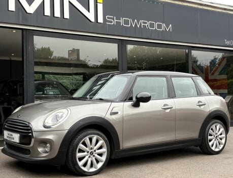 Mini Hatch Cooper 1.5 Chili 5 door + LOUNGE LEATHER + HEATED SEATS 1