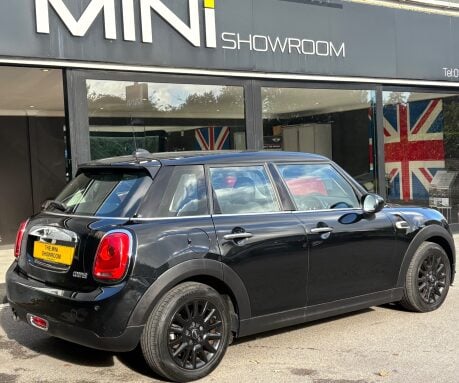 Mini Hatch Cooper 1.5 Automatic Chili / Media 5 door - DEPOSIT TAKEN 2