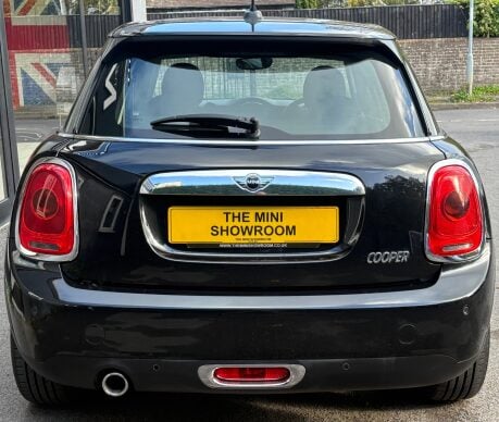 Mini Hatch Cooper 1.5 Automatic Chili / Media 5 door - DEPOSIT TAKEN 7