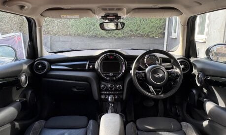 Mini Hatch Cooper 1.5 Automatic Chili / Media 5 door - DEPOSIT TAKEN 11