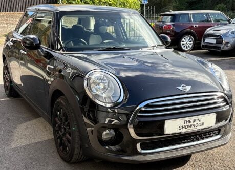 Mini Hatch Cooper 1.5 Automatic Chili / Media 5 door - DEPOSIT TAKEN 15