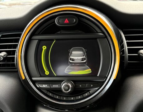 Mini Hatch One 1.2 Pepper / Media 3 door - SAT NAV + VISUAL BOOST + REAR PDC 13