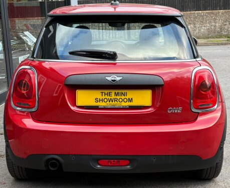 Mini Hatch One 1.2 Pepper / Media 3 door - SAT NAV + VISUAL BOOST + REAR PDC 7