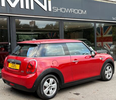 Mini Hatch One 1.2 Pepper / Media 3 door - SAT NAV + VISUAL BOOST + REAR PDC 2