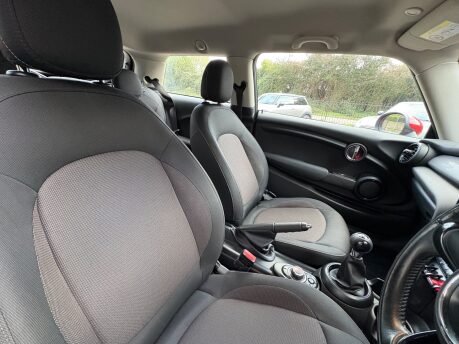 Mini Hatch One 1.2 Pepper / Media 3 door - SAT NAV + VISUAL BOOST + REAR PDC 4
