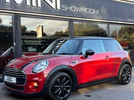 Mini Hatch Cooper 1.5 Chili / Media XL 3 door - PRO NAV + CONNECTED XL + 17" ALLOYS