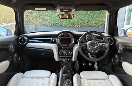 Mini Hatch One 1.2 Sport Media 5 door - DEPOSIT TAKEN 11