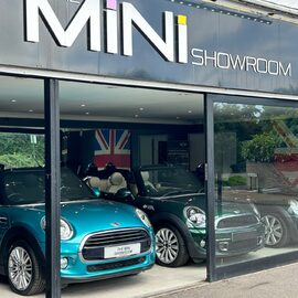 Mini Hatch One 1.2 Sport Media 5 door - JCW STYLING - NAV - LEATHER - PARK ASSIST