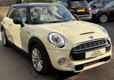 Mini Hatch Cooper S 2.0 Chili / Media + SAT NAV + LEATHER + HEATED SEATS 15