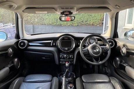 Mini Hatch Cooper S 2.0 Chili / Media + SAT NAV + LEATHER + HEATED SEATS 11