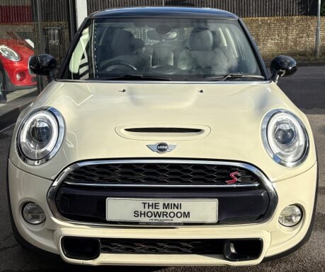 Mini Hatch Cooper S 2.0 Chili / Media + SAT NAV + LEATHER + HEATED SEATS 6