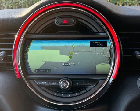 Mini Hatch Cooper 1.5 Automatic Chili / Media XL 5 door + SAT NAV + LEATHER + PDC 12