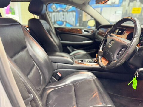 Jaguar XJ XJ 3.0 XJ6 4dr 28