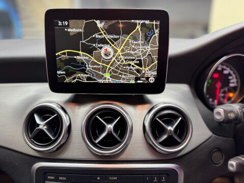 Mercedes-Benz GLA 2.1 GLA220d AMG Line (Premium) SUV 5dr Diesel 7G-DCT 4MATIC Euro 6 (s/s) (1 27